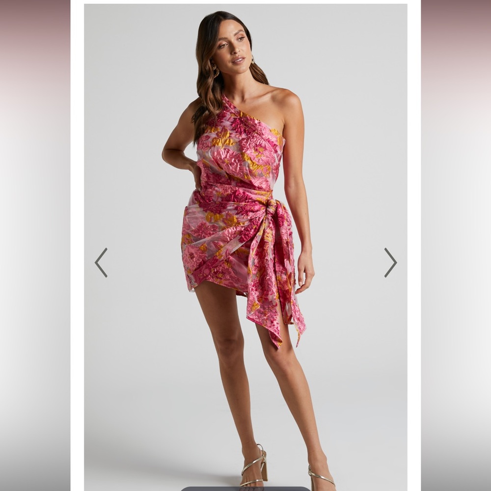 BRAILEY MINI DRESS - ONE SHOULDER WRAP FRONT IN PINK JACQUARD